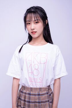 2020年AKB48 Team SHプロフィール 邱笛尔.jpg