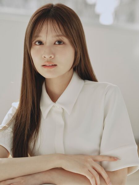 ファイル:2026年エイベックス・AY・ファクトリー合同会社プロフィール 中村麗乃.jpg