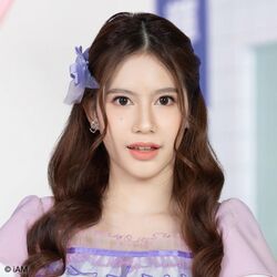 2022年BNK48プロフィール Napaphat Worraphuttanon 2.jpg