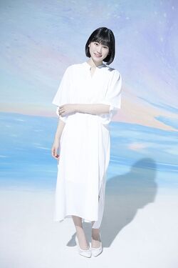 2024年夏霞プロフィール全身写真 柳堀花怜.jpg