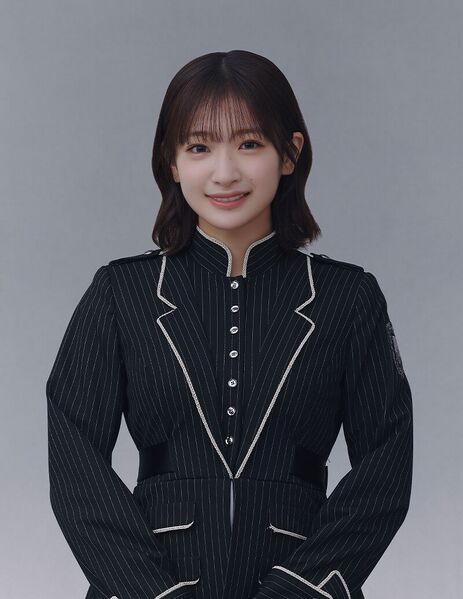 ファイル:2025年櫻坂46プロフィール 小島凪紗 3.jpg