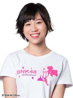 2018年BNK48プロフィール Jidrapha Chamchooy.jpg