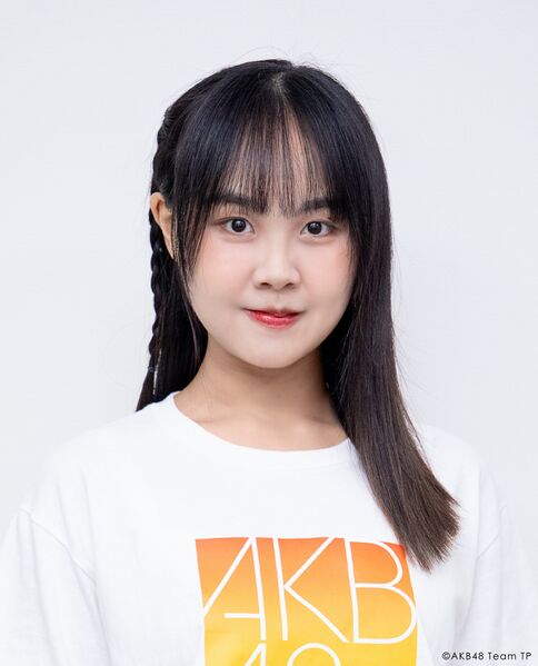 ファイル:2025年AKB48 Team TPプロフィール 林昀希.jpg