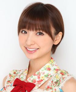 2011年AKB48プロフィール 篠田麻里子.jpg