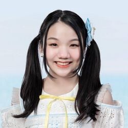 2022年BNK48プロフィール Parita Rirermkul 2.jpg