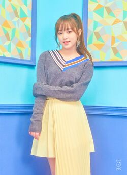 2018年IZ*ONEプロフィール Choi Ye Na 4.jpg