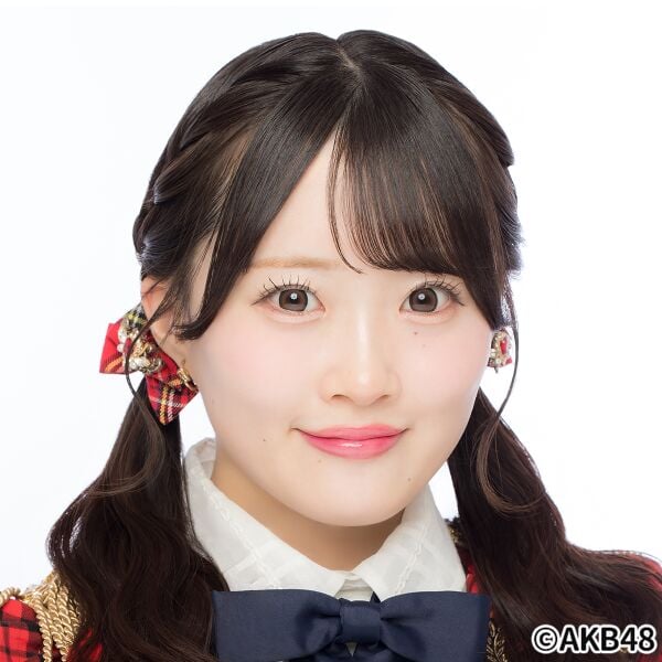 ファイル:2026年AKB48プロフィール 山根涼羽.jpg