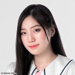 2018年BNK48プロフィール Dusita Kitisarakulchai 1.jpg