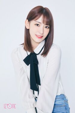 2018年IZ*ONEプロフィール 宮脇咲良.jpg