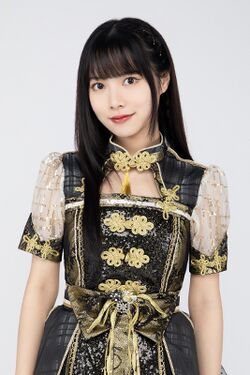 2021年AKB48 Team SHプロフィール 龚露雯 3.jpg