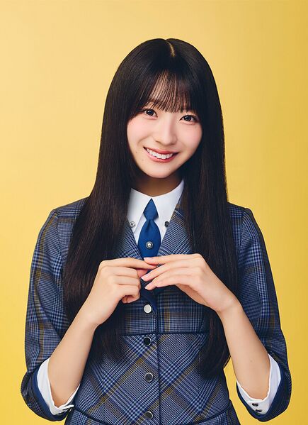 ファイル:2025年日向坂46プロフィール 宮地すみれ 2.jpg