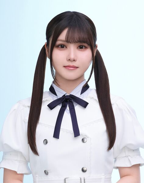 ファイル:2025年乃木坂46プロフィール 伊藤理々杏 2.jpg