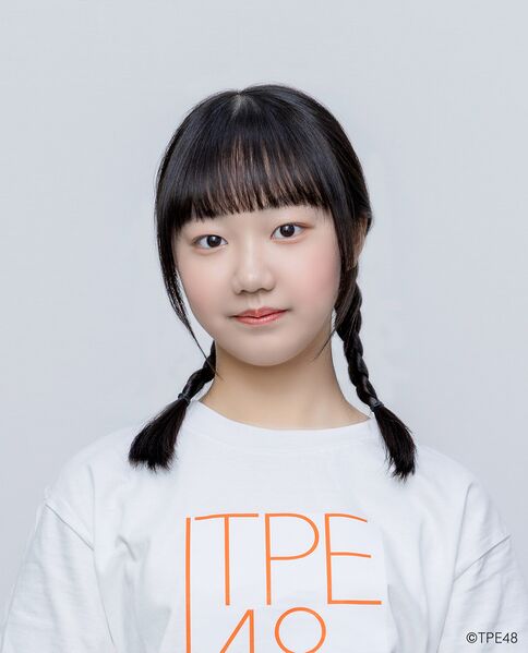 ファイル:2026年TPE48プロフィール 劉曣甯 2.jpg