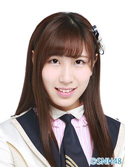 2015年SNH48プロフィール 徐伊人 2.jpg