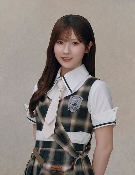 ファイル:2026年櫻坂46プロフィール 小田倉麗奈 2.jpg