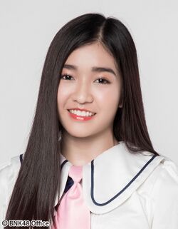 2018年BNK48プロフィール Jennis Oprasert 1.jpg