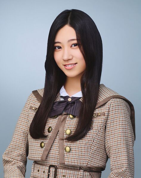 ファイル:2025年乃木坂46プロフィール 川端晃菜 4.jpg