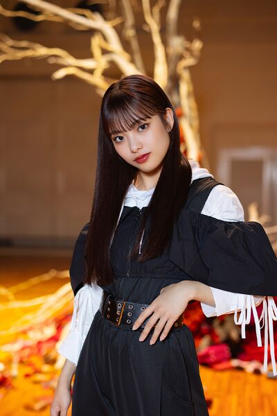 ファイル:2025年12th Single BACKS LIVE!!プロフィール 遠藤光莉.jpg