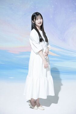 2024年夏霞プロフィール全身写真 萩原心花.jpg