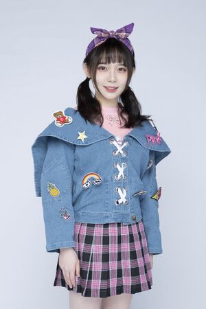 2020年AKB48 Team SHプロフィール 熊芳妮.jpg