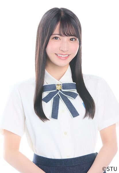 ファイル:2025年STU48プロフィール 小松奈侑.jpg