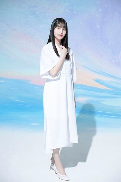 ファイル:2024年夏霞プロフィール全身写真 山口結杏.jpg
