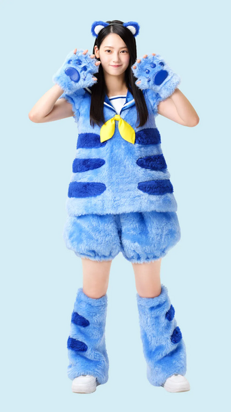 ファイル:2025年チンタイガー 吉本此那 全身.png