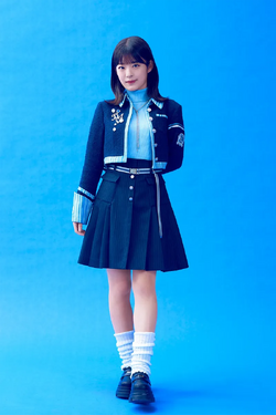 2025年僕が見たかった青空プロフィール 持永真奈 全身.png