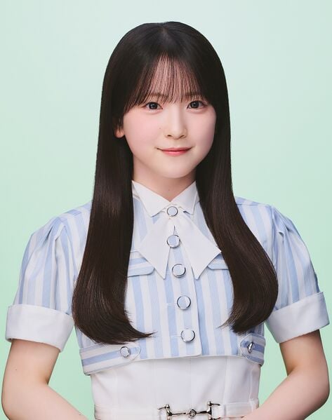 ファイル:2026年乃木坂46プロフィール 鈴木佑捺 2.jpg